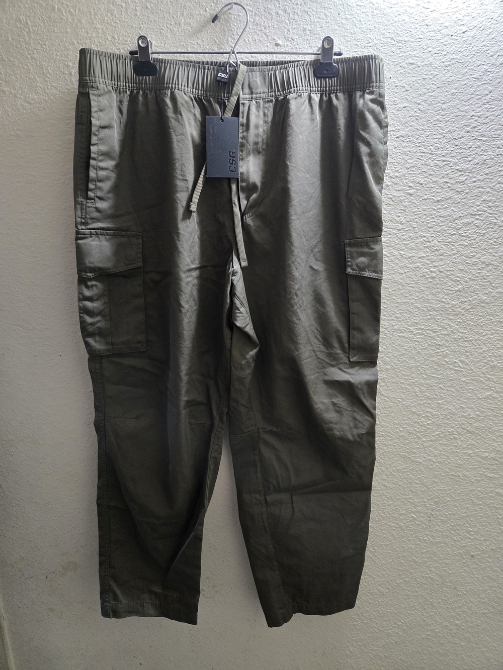 Men's Olive Cargo Pants with Elastic Drawstring Waist